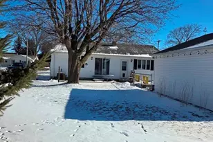 1132 S 35th St, Manitowoc, WI 54220 - Photo 21