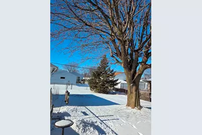 1132 S 35th St, Manitowoc, WI 54220 - Photo 23