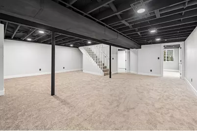 4611 W Kiley Ave, Milwaukee, WI 53223 - Photo 17