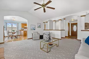 2607 Fox River Pkwy, Waukesha, WI 53189 - Photo 5