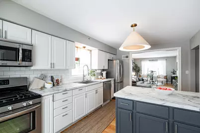 516 N Pleasant View St, Wauwatosa, WI 53226 - Photo 9