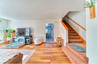 502 N 6th St, Racine, WI 53185 - Photo 9