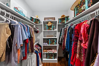 3320 N Knoll Ter, Wauwatosa, WI 53222 - Photo 21