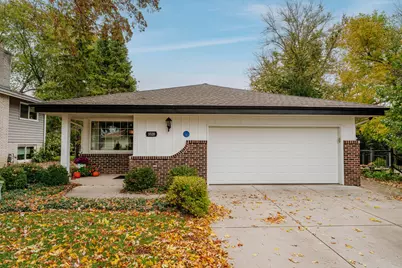 3320 N Knoll Ter, Wauwatosa, WI 53222 - Photo 33