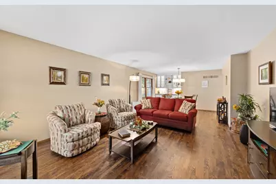 3320 N Knoll Ter, Wauwatosa, WI 53222 - Photo 3