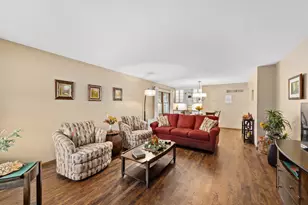 3320 N Knoll Terrace, Wauwatosa, WI 53222 - Photo 3