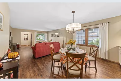 3320 N Knoll Ter, Wauwatosa, WI 53222 - Photo 41