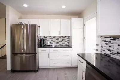 2564  Fox Ridge Ct, Sheboygan, WI 53081 - Photo 9