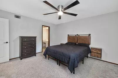 8641 N Servite Dr #109, Milwaukee, WI 53223 - Photo 9