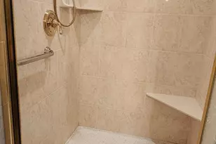 8098 S Meadowcreek Ct, Franklin, WI 53132 - Photo 25