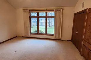 8098 S Meadowcreek Ct, Franklin, WI 53132 - Photo 19