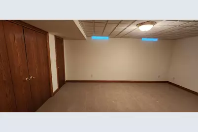 8098 S Meadowcreek Ct, Franklin, WI 53132 - Photo 43