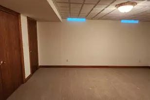 8098 S Meadowcreek Ct, Franklin, WI 53132 - Photo 43