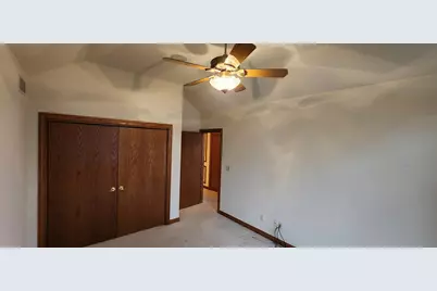 8098 S Meadowcreek Ct, Franklin, WI 53132 - Photo 29