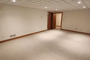 8098 S Meadowcreek Ct, Franklin, WI 53132 - Photo 39