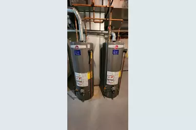 8098 S Meadowcreek Ct, Franklin, WI 53132 - Photo 45