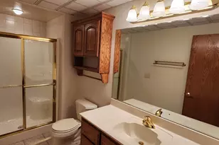 8098 S Meadowcreek Ct, Franklin, WI 53132 - Photo 41