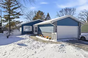 302 Martin St, Fort Atkinson, WI 53538 - Photo 1