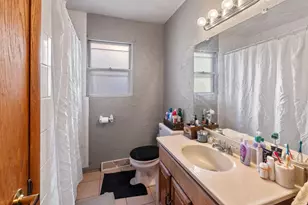 1309 S 93rd St, West Allis, WI 53214 - Photo 9