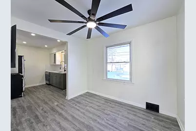 8114 W Congress St, Milwaukee, WI 53218 - Photo 9