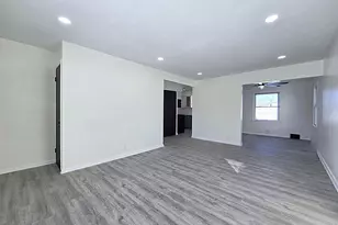 8114 W Congress St, Milwaukee, WI 53218 - Photo 11