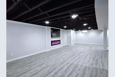 8114 W Congress St, Milwaukee, WI 53218 - Photo 31