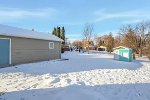 1920 Pleasant Ave, New Holstein, WI 53061 - Photo 25