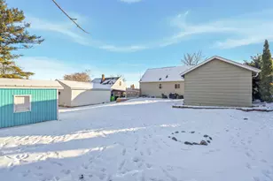 1920 Pleasant Ave, New Holstein, WI 53061 - Photo 27