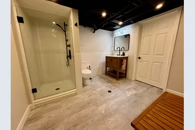 11284 N Lake Shore Dr, Mequon, WI 53092 - Photo 15