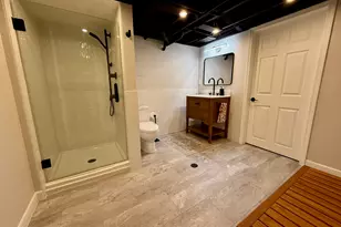 11284 N Lake Shore Dr, Mequon, WI 53092 - Photo 15