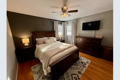 11284 N Lake Shore Dr, Mequon, WI 53092 - Photo 9