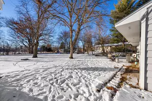 9257 S 94th St, Franklin, WI 53132 - Photo 23