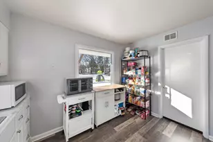 9257 S 94th St, Franklin, WI 53132 - Photo 9