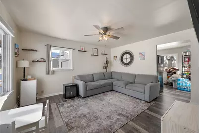 9257 S 94th St, Franklin, WI 53132 - Photo 5