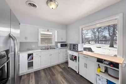 9257 S 94th St, Franklin, WI 53132 - Photo 7