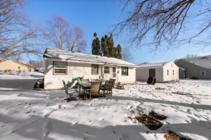 9257 S 94th St, Franklin, WI 53132 - Photo 27