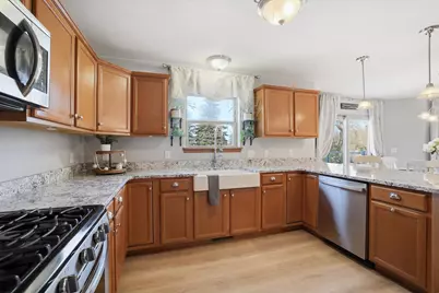 57  Happy Hollow Ln, Oconomowoc, WI 53066 - Photo 15