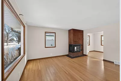 10525 W Custer Ave, Milwaukee, WI 53225 - Photo 5