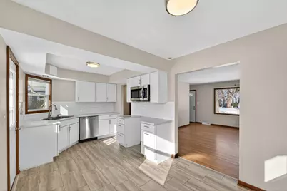 10525 W Custer Ave, Milwaukee, WI 53225 - Photo 13