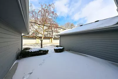 359  Lexington Ct #B, Pewaukee, WI 53072 - Photo 33