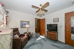 359 Lexington Ct, Pewaukee, WI 53072 - Photo 29