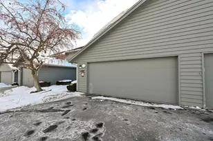 359 Lexington Ct, Pewaukee, WI 53072 - Photo 31