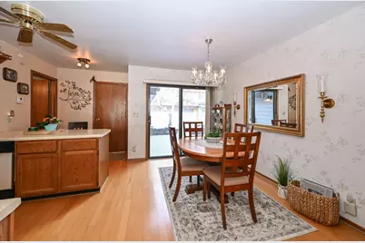 359  Lexington Ct #B, Pewaukee, WI 53072 - Photo 9