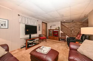 359 Lexington Ct, Pewaukee, WI 53072 - Photo 21