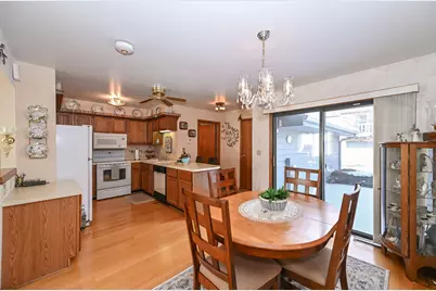 359  Lexington Ct #B, Pewaukee, WI 53072 - Photo 11