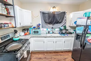 341 N Walnut St, Mayville, WI 53050 - Photo 5