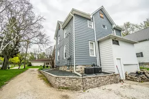 341 N Walnut St, Mayville, WI 53050 - Photo 17