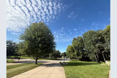 139  Legend Ct, Wales, WI 53183 - Photo 9