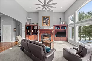 139 Legend Ct, Wales, WI 53183 - Photo 5