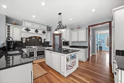 139  Legend Ct, Wales, WI 53183 - Photo 9